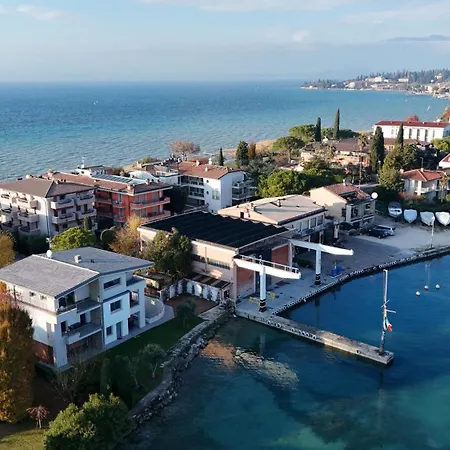 Sirmio - Darsena * Sirmione