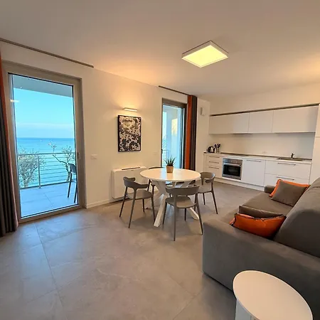 Sirmio - Darsena Apartmán *